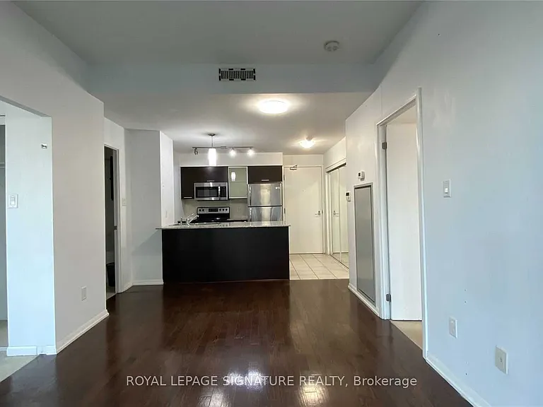 38 Grenville St #2209 — Photo 4