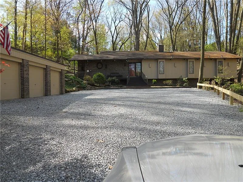 325 Arcadia Dr photo 1