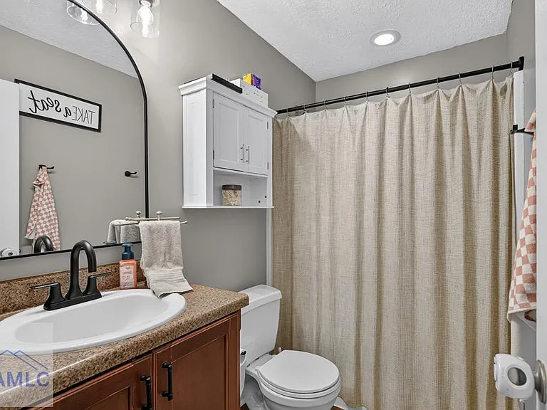 126 Thornton Dr NE — Photo 17