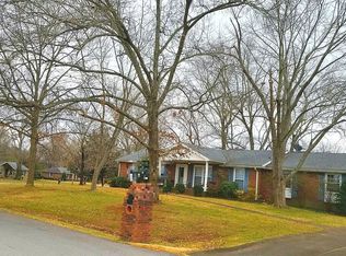2140 Harvill Dr, Clarksville, TN 37043