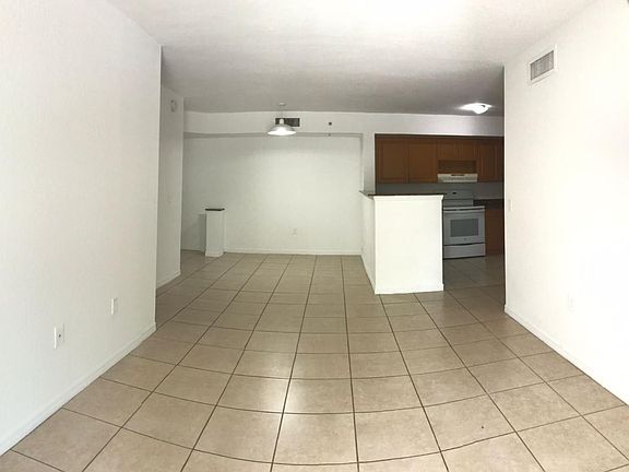 4th image of 13780 NE 3rd Ct APT 109