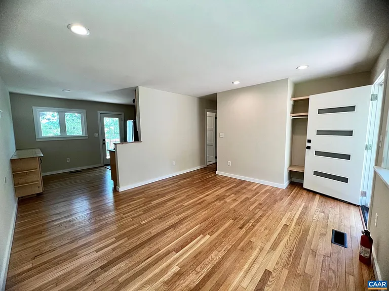 1410 Monticello Rd — Photo 3