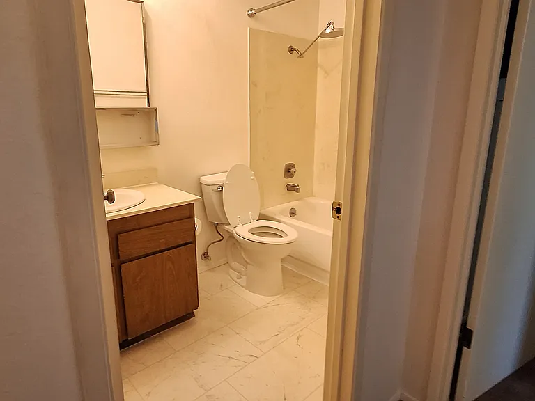 S 174th Pl — Photo 12