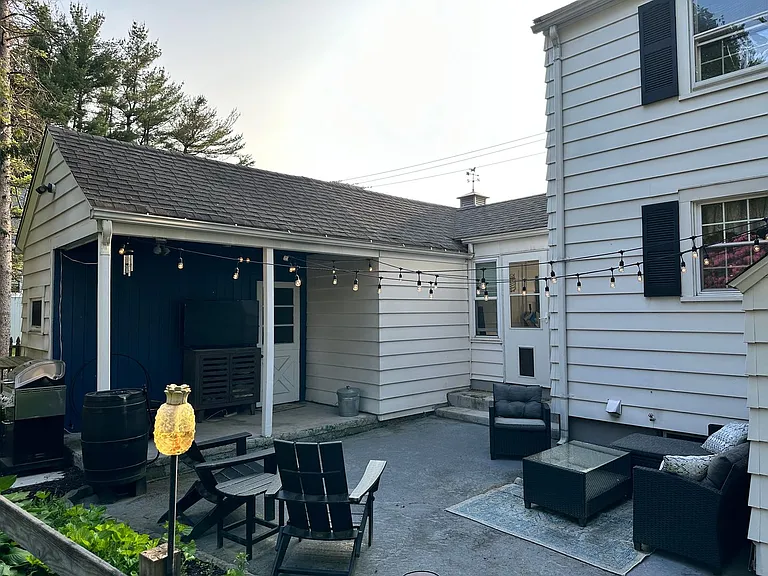 340 Granby Rd — Photo 30