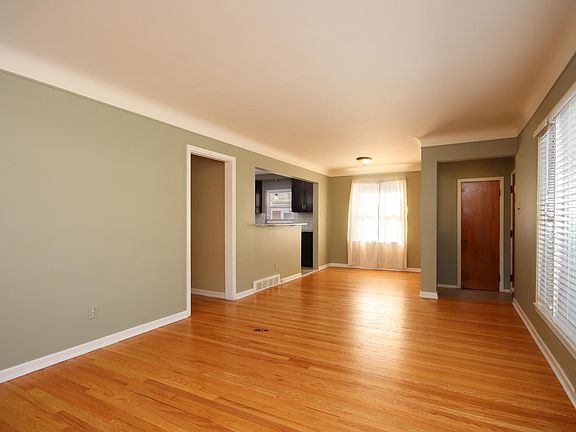 3rd image of 1113 S Harvey St