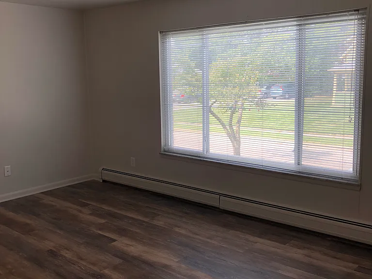 619 Oak St #4 — Photo 7