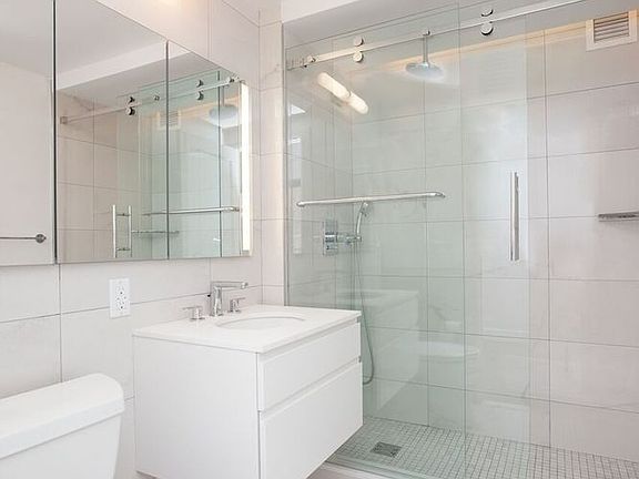5th image of 311 W 50th St APT 7S