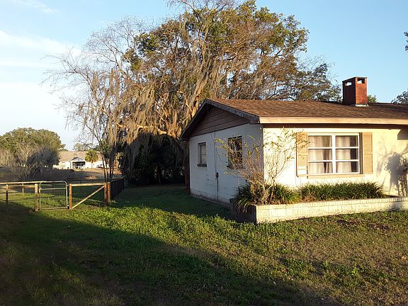 3rd image of 5944 Country Club Dr