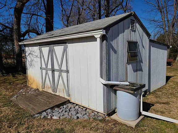 3rd image of 1551 Parkersburg Tpke