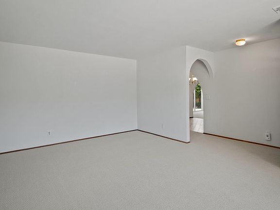 5th image of 165 San Luis Way