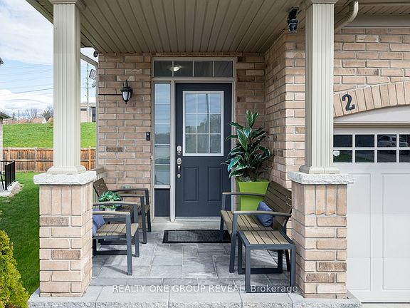 3rd image of 2 Rimrock Cres