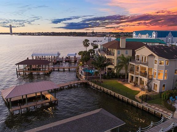THE PROPERTY IS NEAR PERFECTLY SITUATED TO CAPTURE BOTH SUNRISES AND SUNSETS.