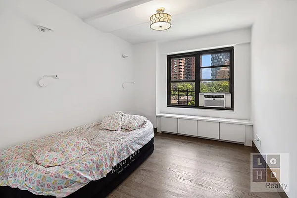 Rented by LoHo Realty | media 12