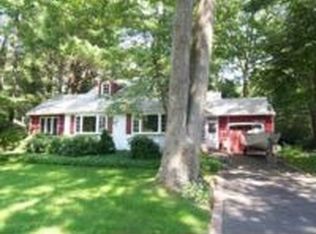 39 Cambridge Dr, Smithtown, NY 11787