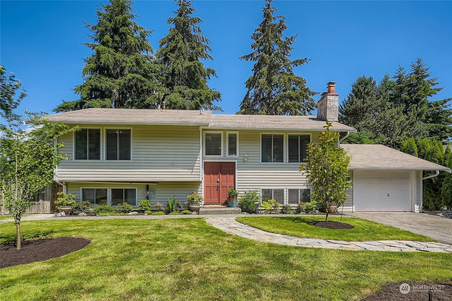 13662 99th Avenue NE photo 1