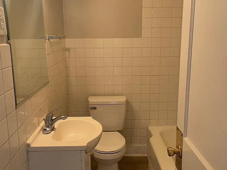 314 Spence St — Photo 12