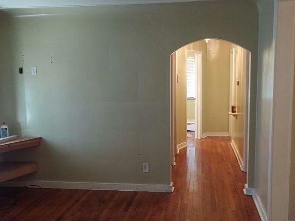 Molena :Hallway