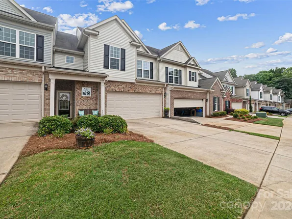 6534 Portland Rose Ln, Charlotte, NC 28210
