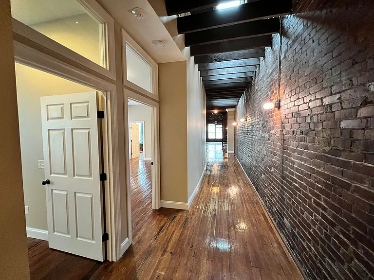 301 Market St SE — Photo 6