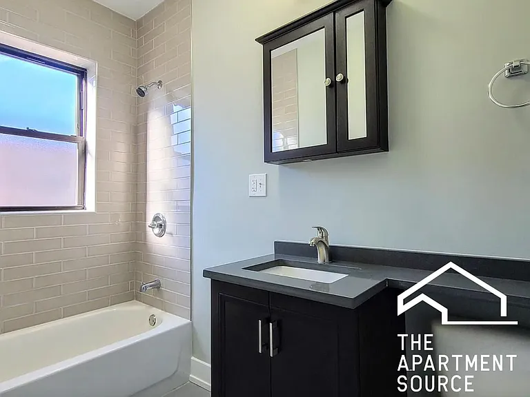 620 W Cornelia Ave #3 — Photo 6