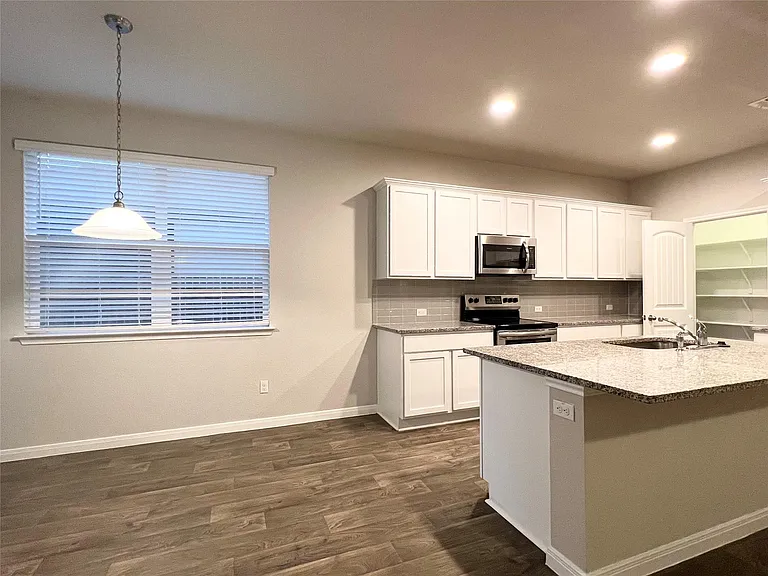 105 Naset Dr — Photo 17