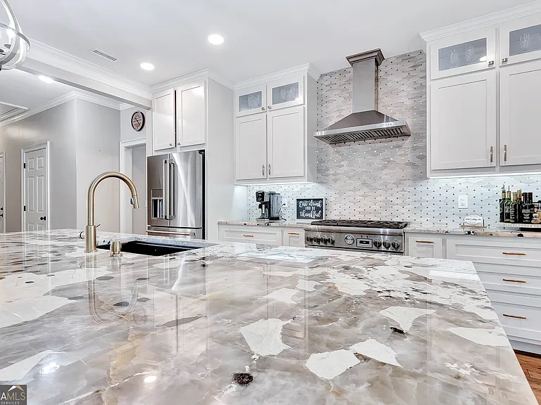 140 Lake Park Ct — Photo 26