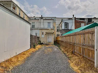 5 bed, 1700 sqft, $2,000 — Photo 3