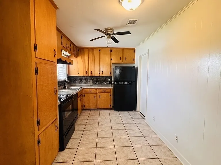 1543 Alamo St — Photo 5