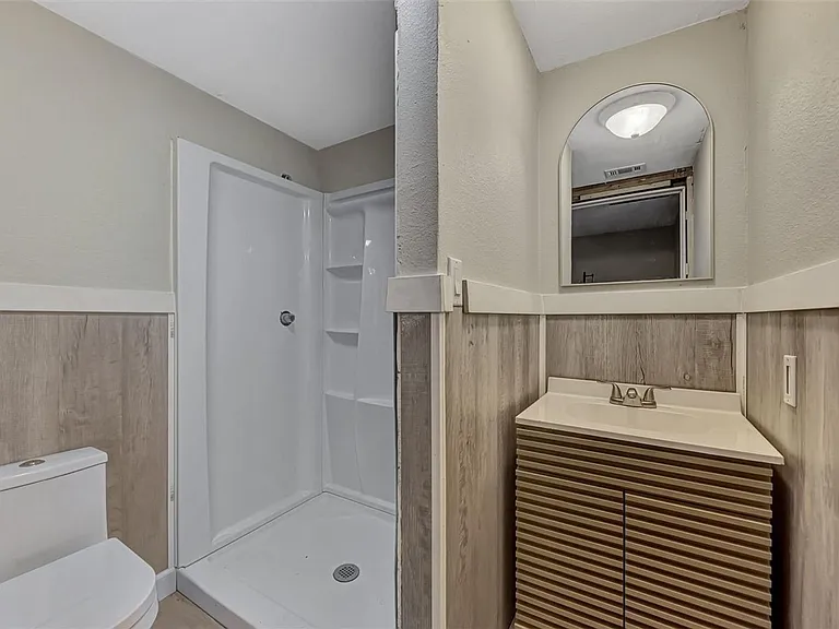 304 San Carlos Ave — Photo 15