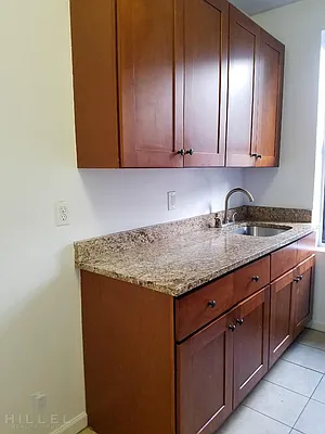 Rented by Hillel Realty Group | media 28