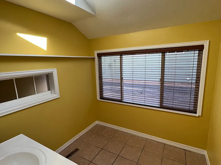 523 N Grant Ave — Photo 11