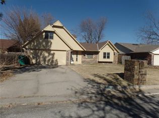 8301 NW 111th Ter, Oklahoma City, OK 73162