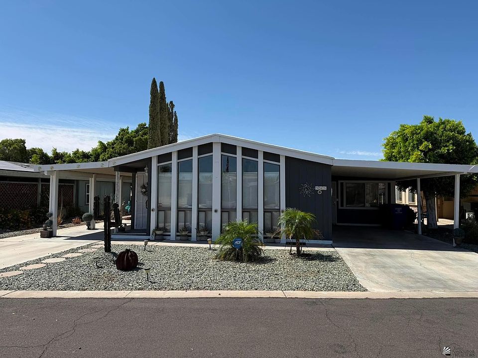 1st image of 945 W Desert View Ln