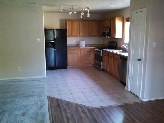 3rd image of 104 Avenida Jardin