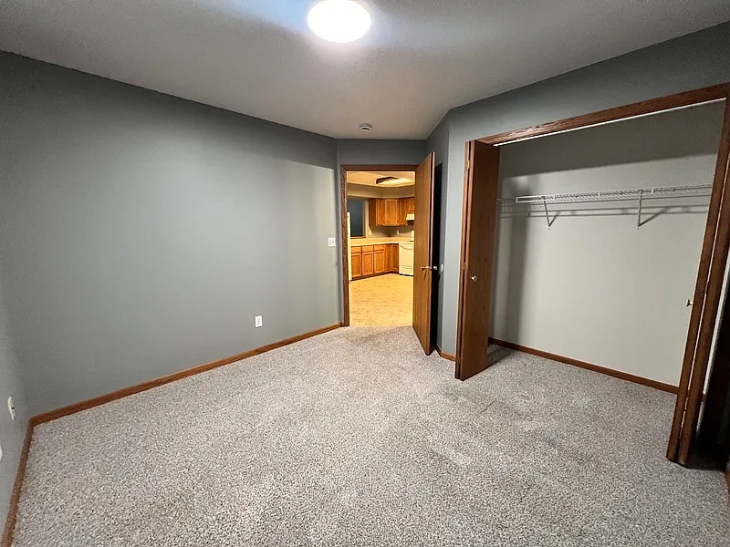 3 bed, 1.0 bath, 975 sqft, $1,425 — Photo 4