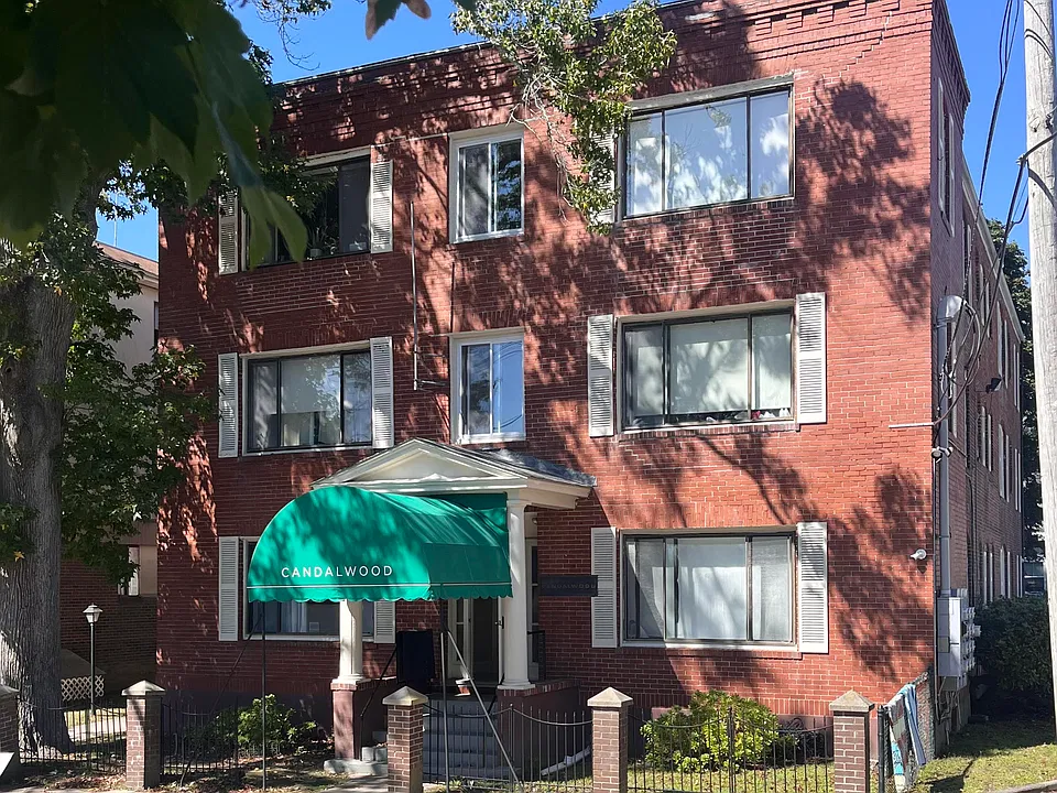 144 Van Zandt Ave #9