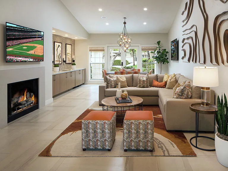 Aliso Town Center Apartment Homes — Photo 12