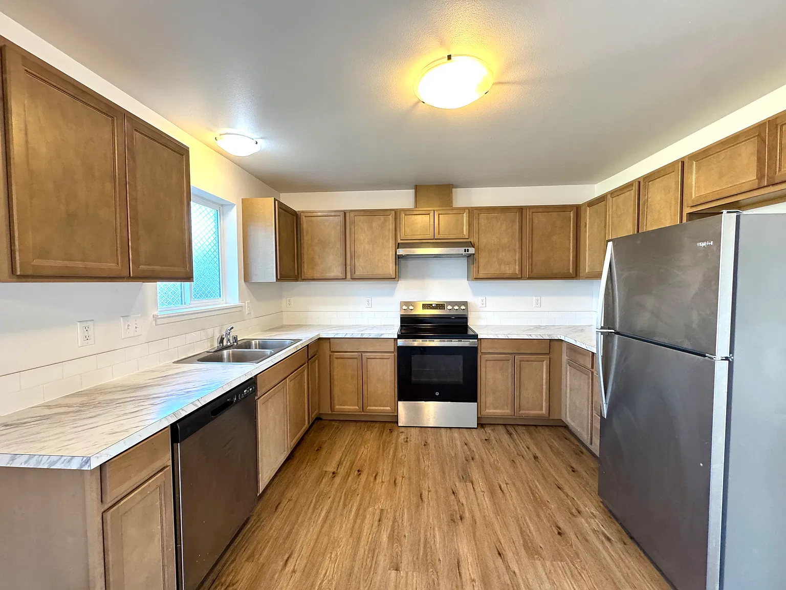 3 bed, 1424 sqft, $2,900 — Photo 4
