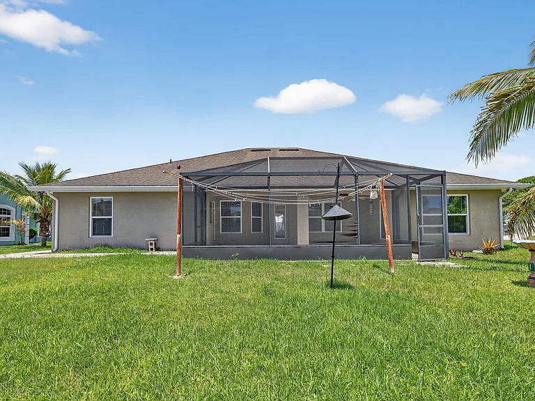 5547 NW Cordrey St — Photo 36