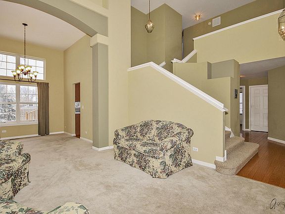 3rd image of 1392 Mayfair Ln