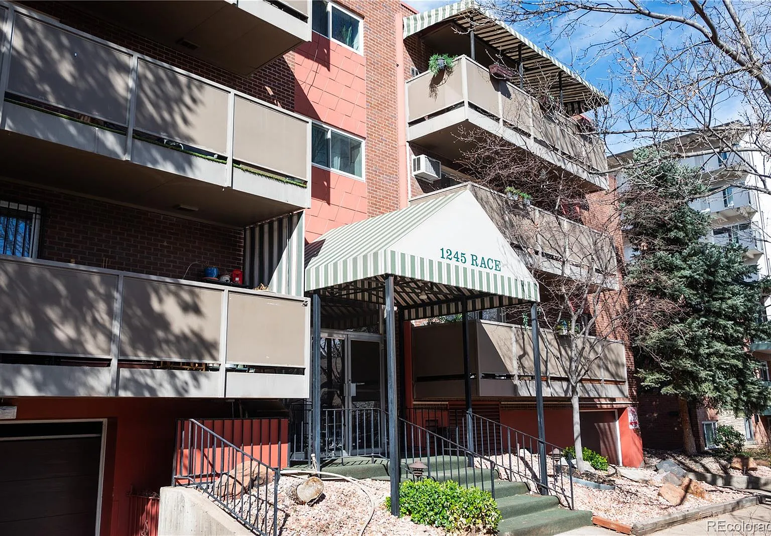 Cheesman Park Condominiums — Photo 1