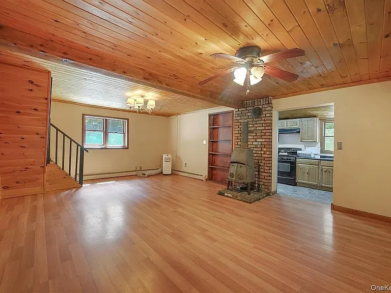 425 Old Dutch Hollow Rd — Photo 2