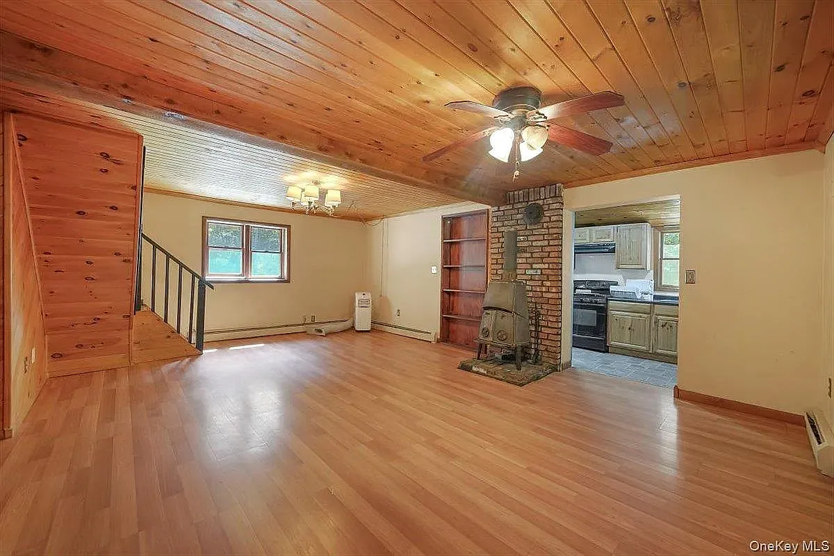 Building Photo - 425 Old Dutch Hollow Rd