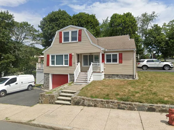 463 Elliott St, Beverly, MA 01915