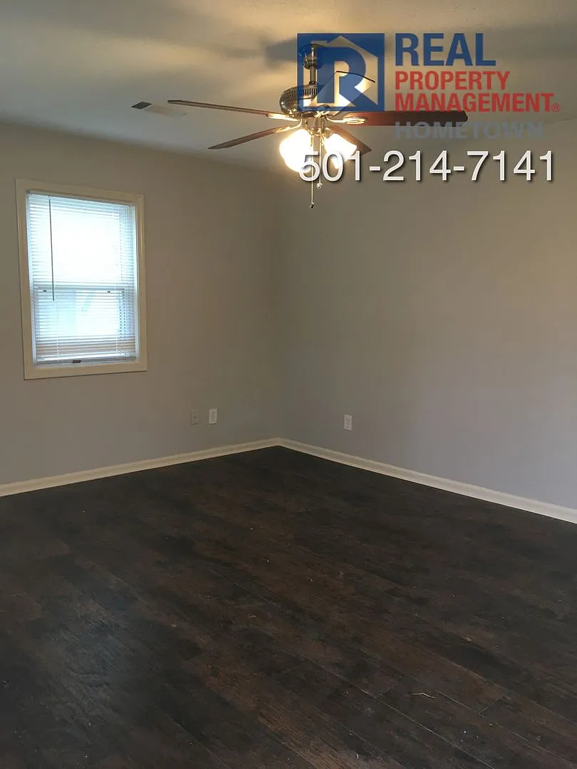 Half Off First Months Rent! 3-Bedroom 2-Bath Home In Downtown Benton! — Photo 3