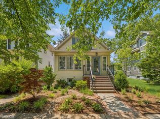 1102 Cleveland St, Evanston, IL 60202