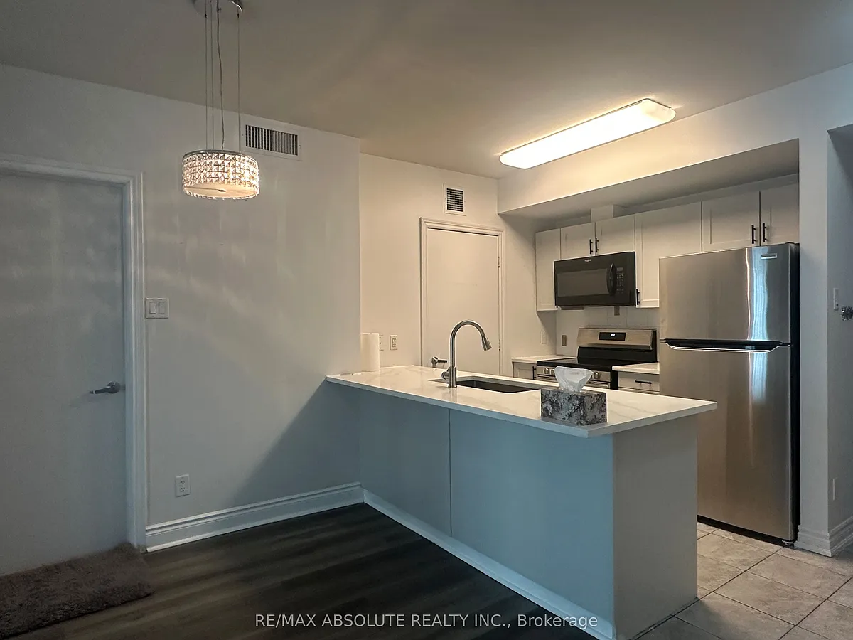 Building Photo - 234 Rideau St #506
