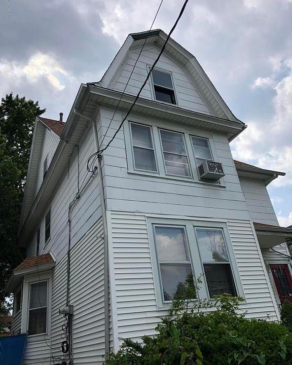 1st image of 250 Elm St