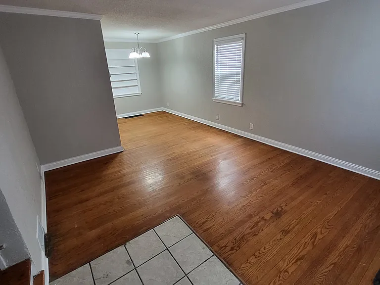 5527 Wabash Ave — Photo 1