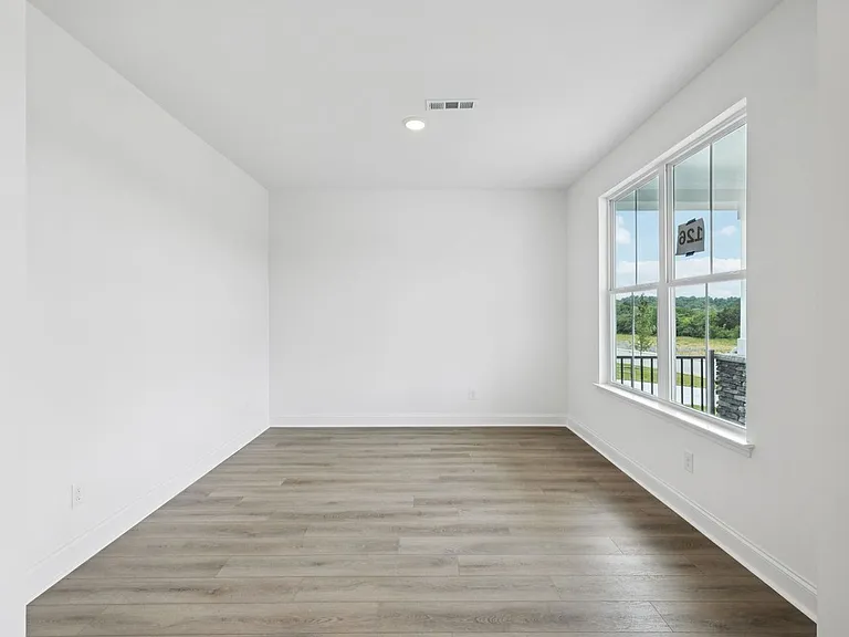 105 Cades Blf — Photo 3